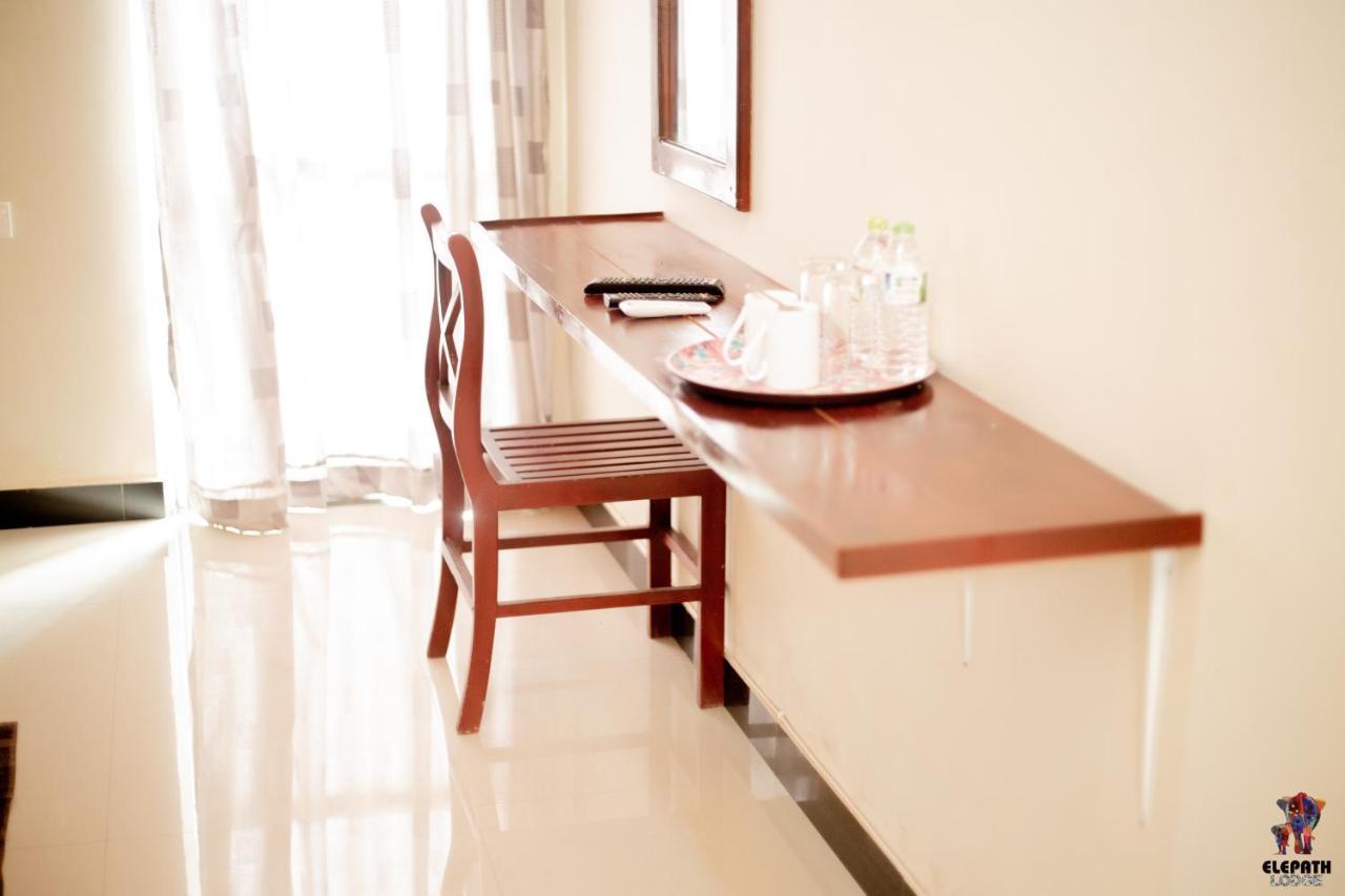 Elepath Lodge- Pinnawala ピンナワラ エクステリア 写真