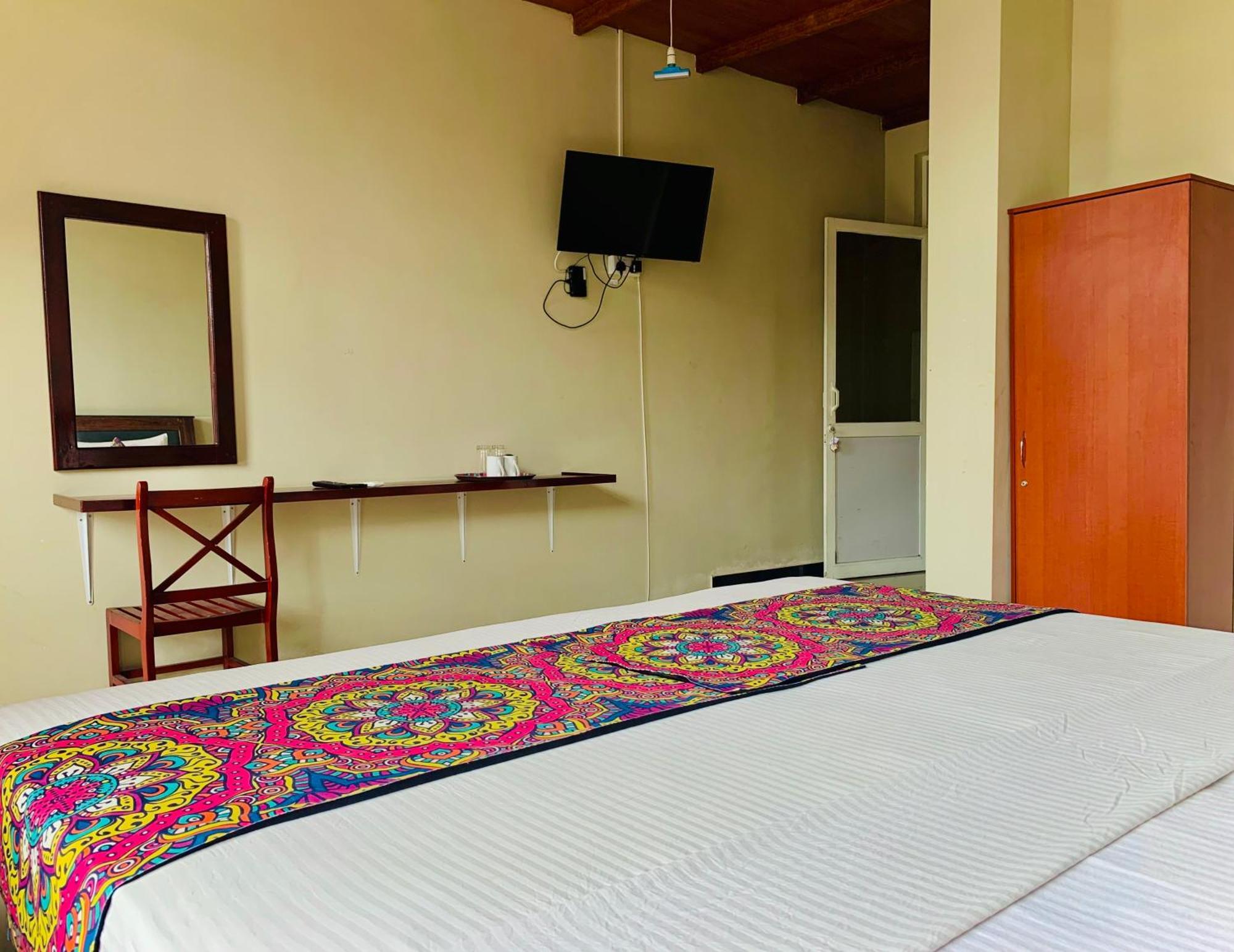 Elepath Lodge- Pinnawala ピンナワラ エクステリア 写真
